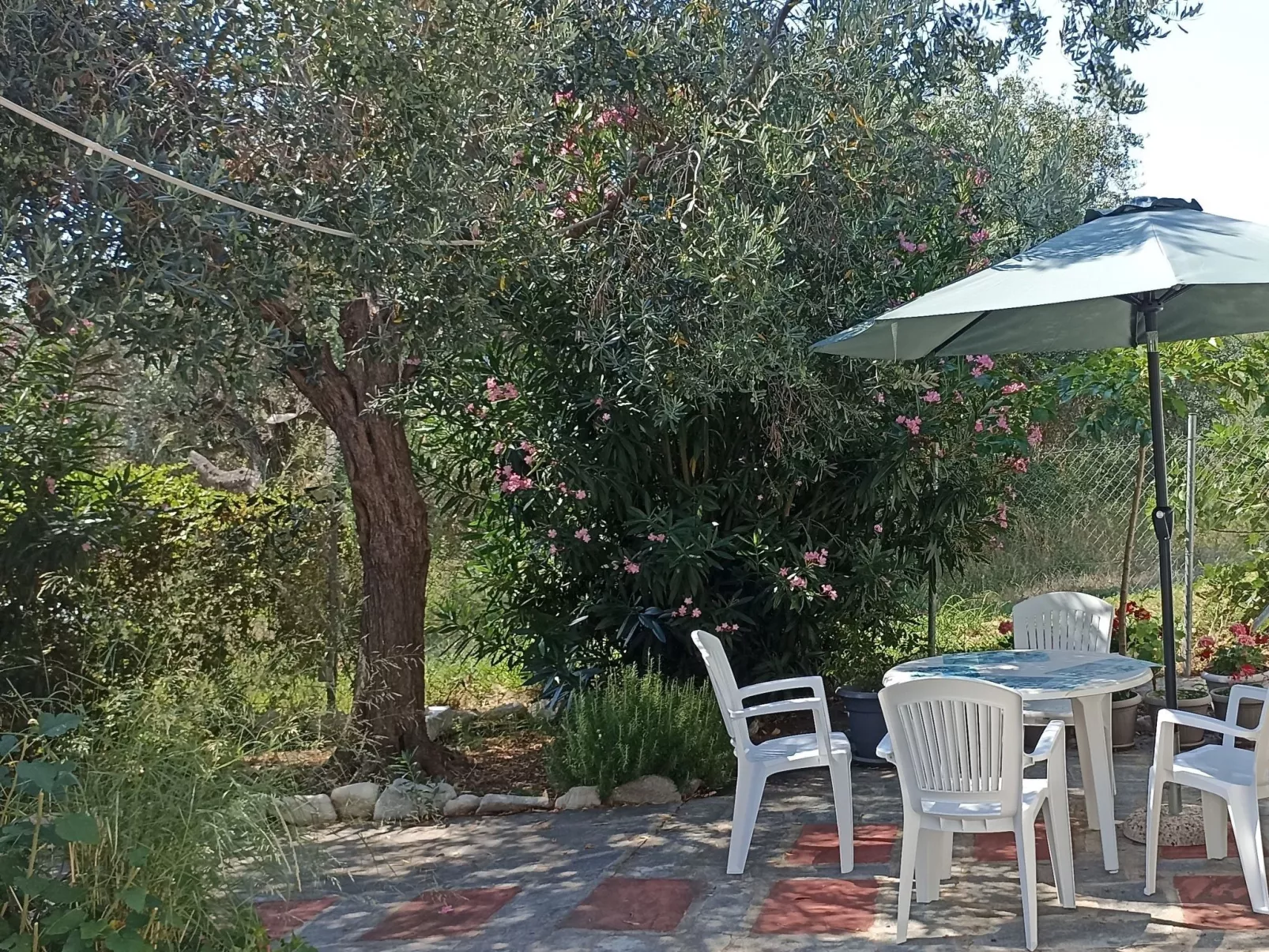 "Villa siesta" in Strandnähe-Buiten