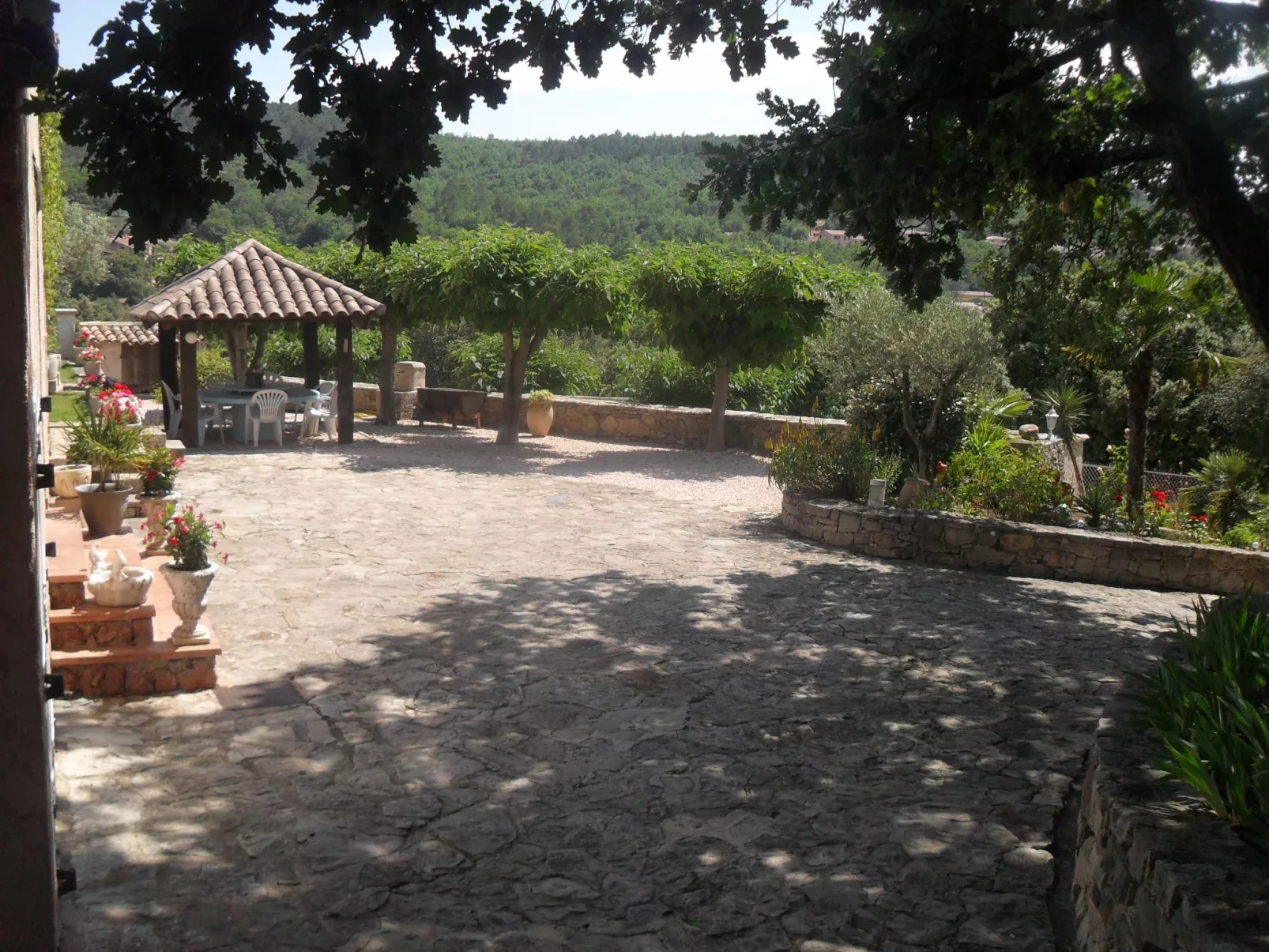 Beheizter Pool ab Mitte April-Buiten