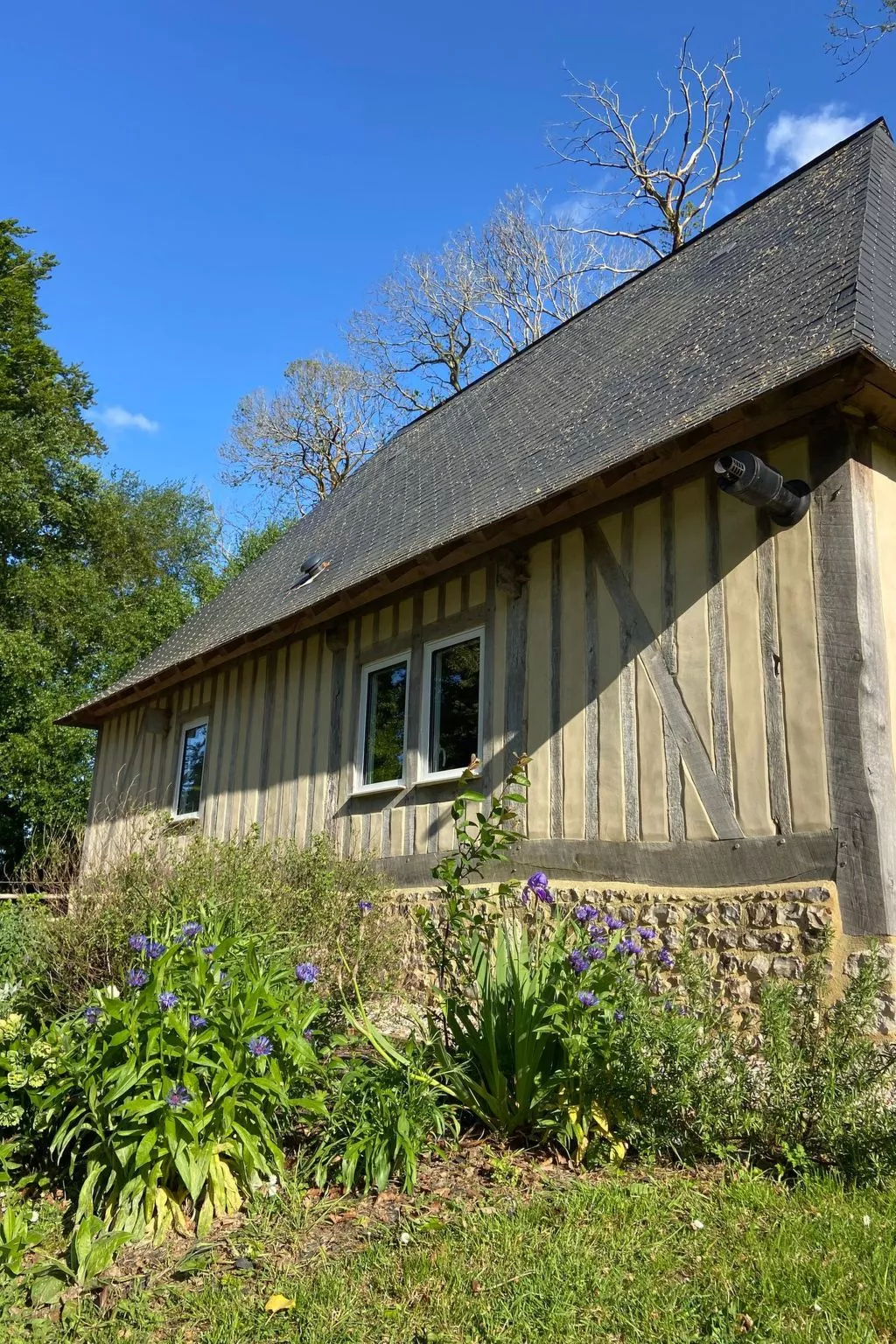 Neues normannisches Ferienhaus mit Charme die Kastanienbäume-Buiten