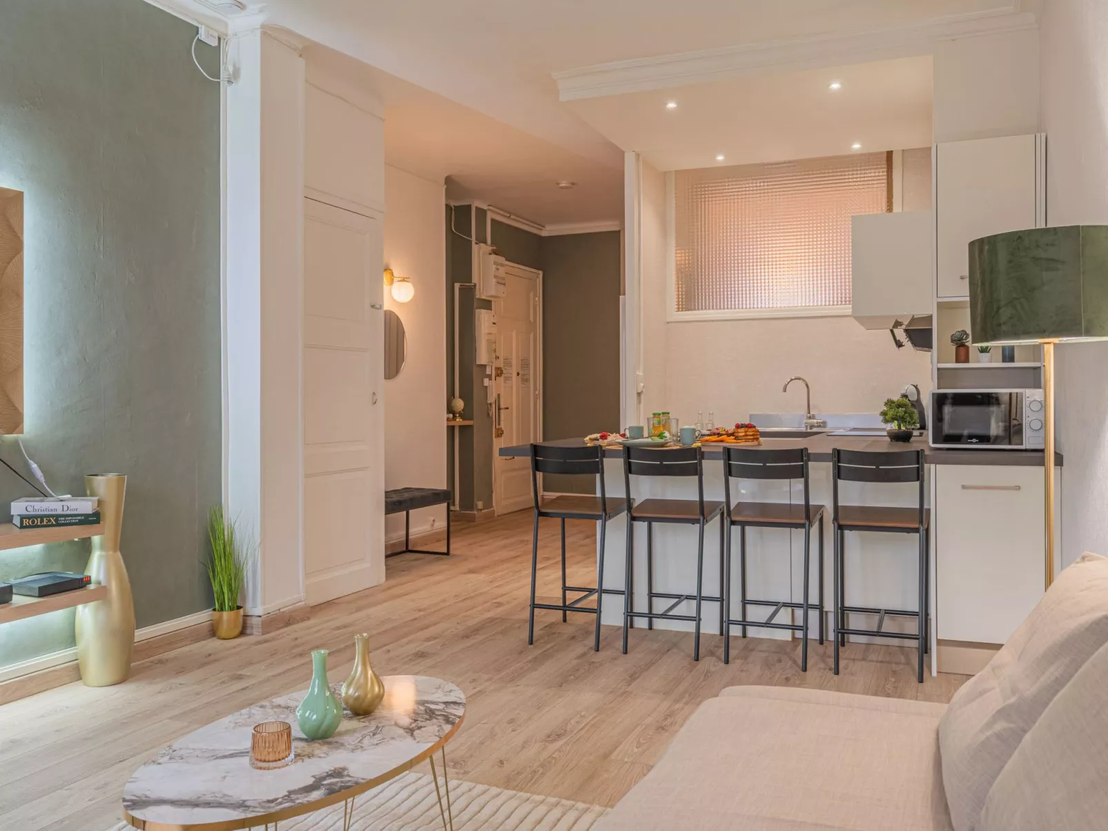 Ferienwohnung "Luxury Cinéphile"-Binnen