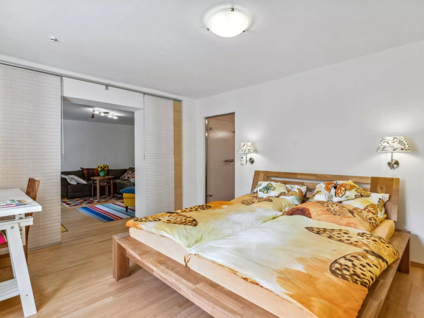 In Karlshorst mit Terrasse-Binnen