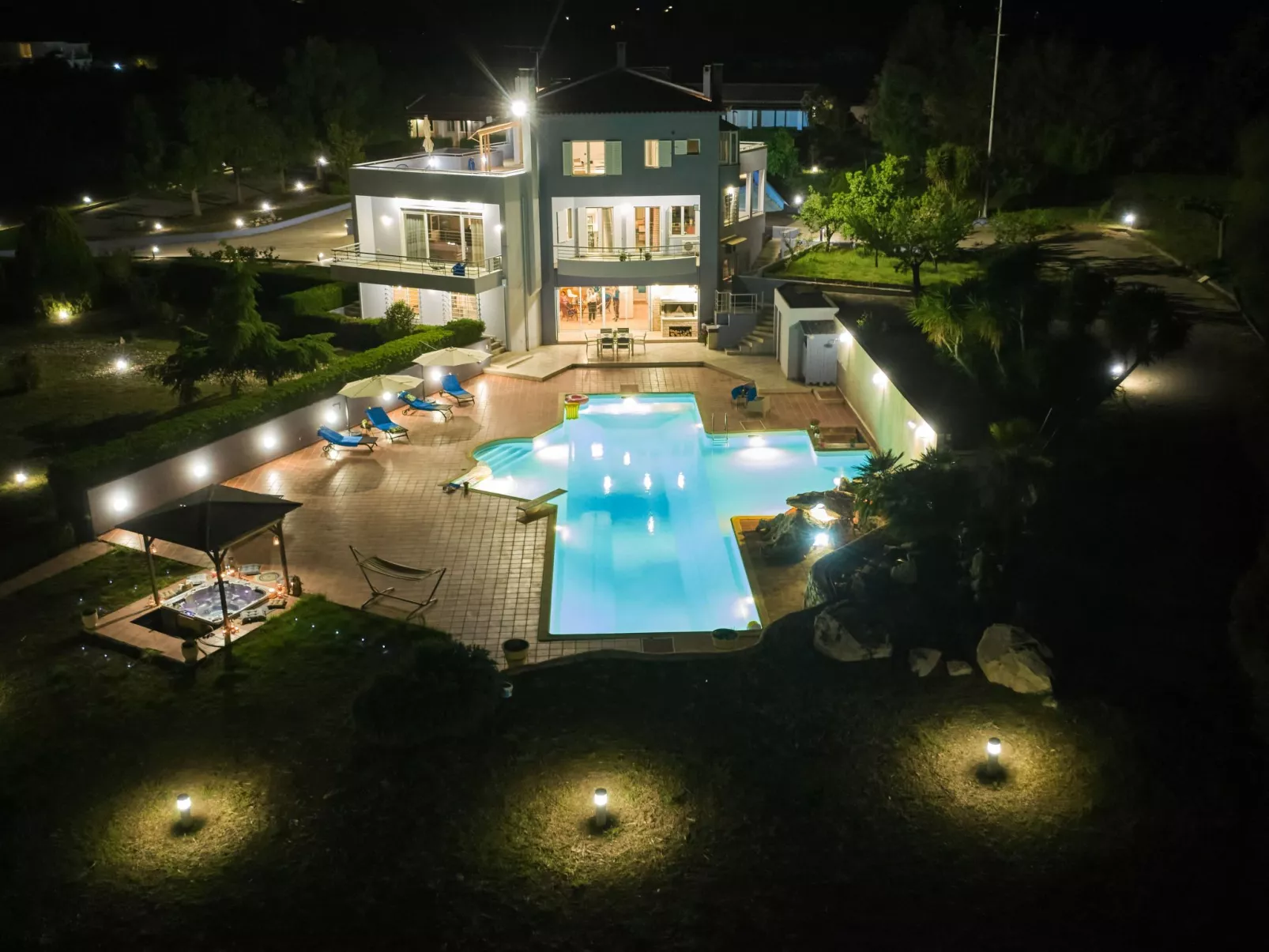 Villa Dennis Euthoria Rückzugsort-Buiten