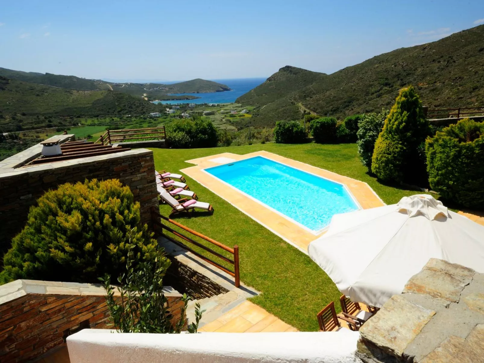 Villa mit Blick auf das Wasser-Buiten