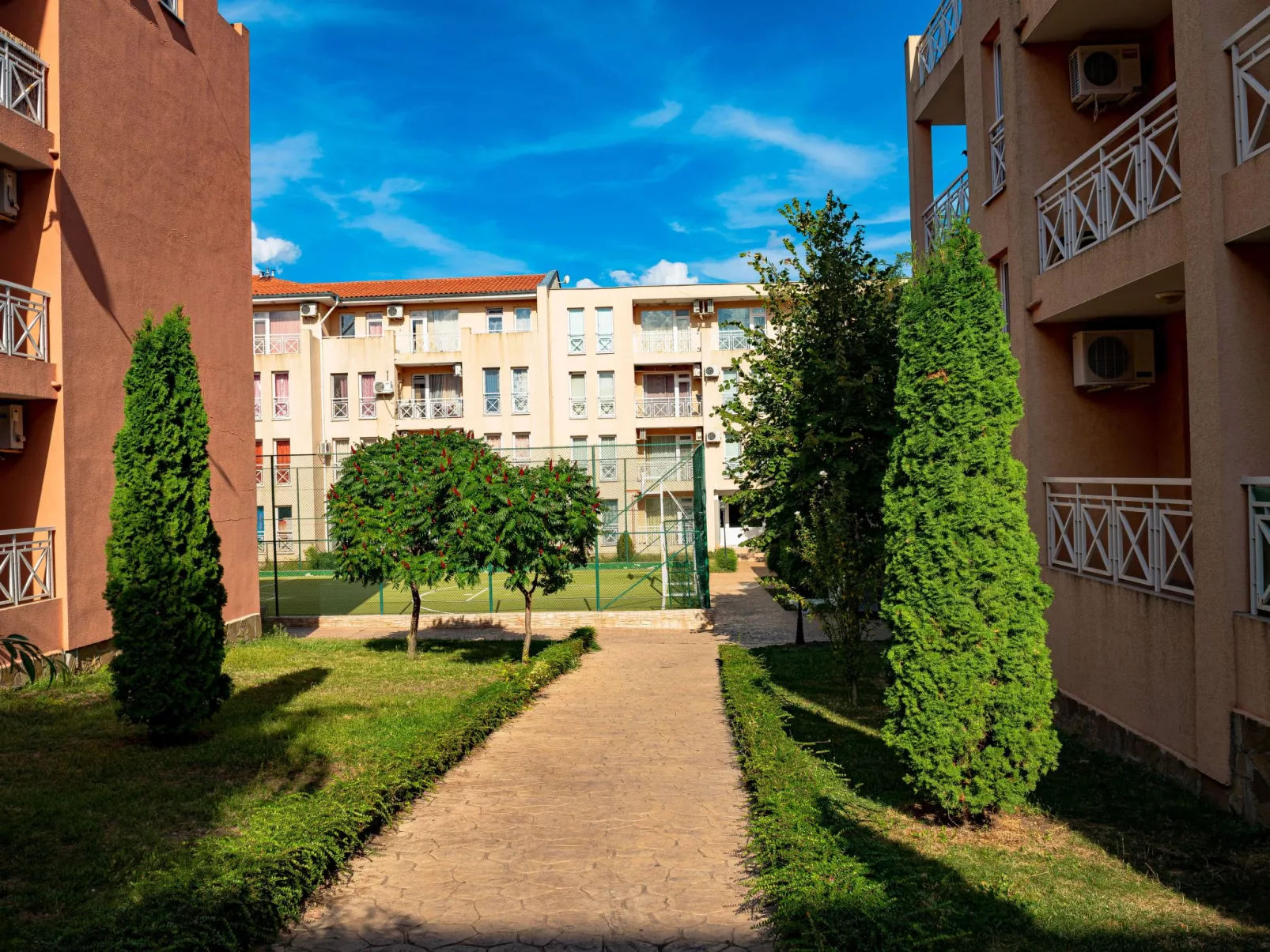 Menada - Sonnentag 6 - Modernes Studio - Buiten