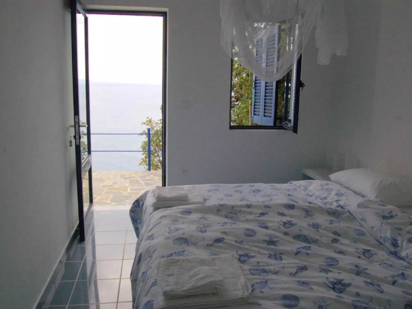 Mit Wasserblick-Binnen