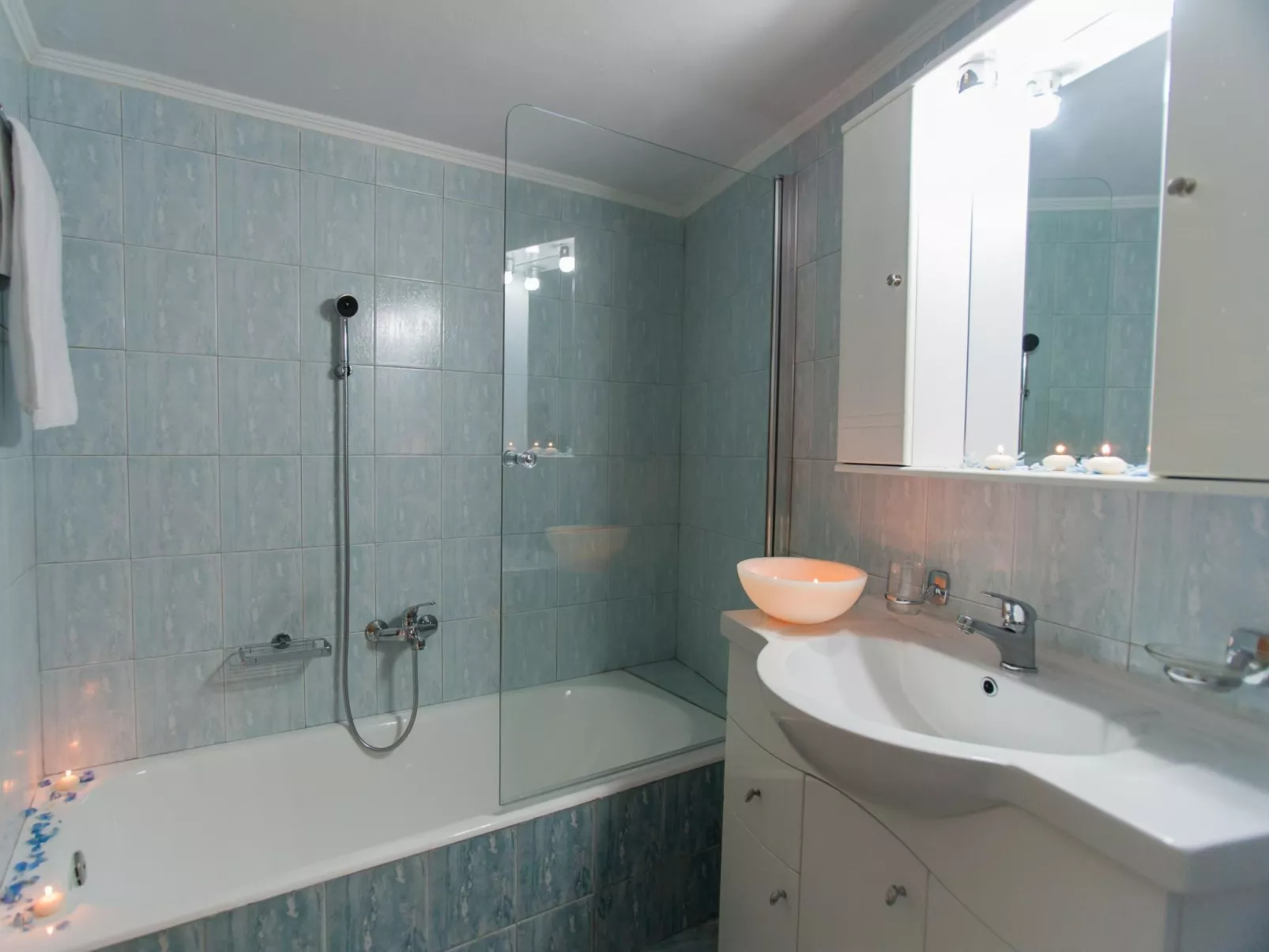 Schönes Haus in Panormos mit kleinem Garten-Binnen