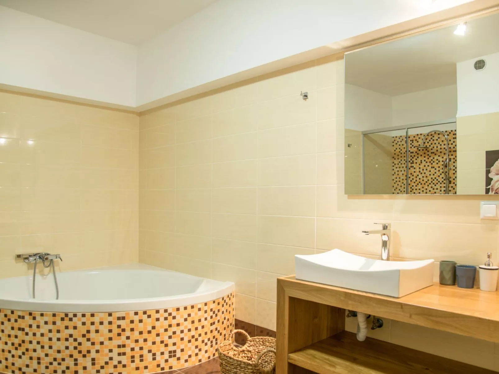 Neue Villa Moments am Meer mit Whirlpool, 50 m zum Strand-Image-tags.info