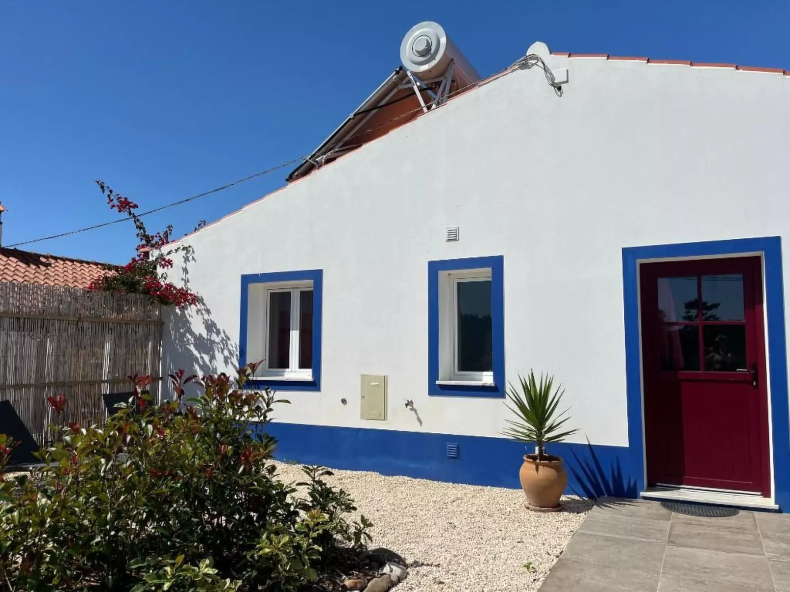 Auf dem Lande in der Nähe des Strandes-Buiten