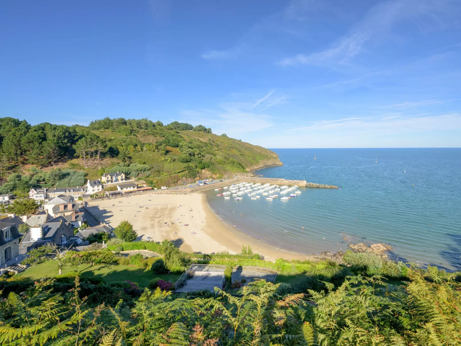 Villa "Ker House" mit Blick auf das Wasser-Buiten