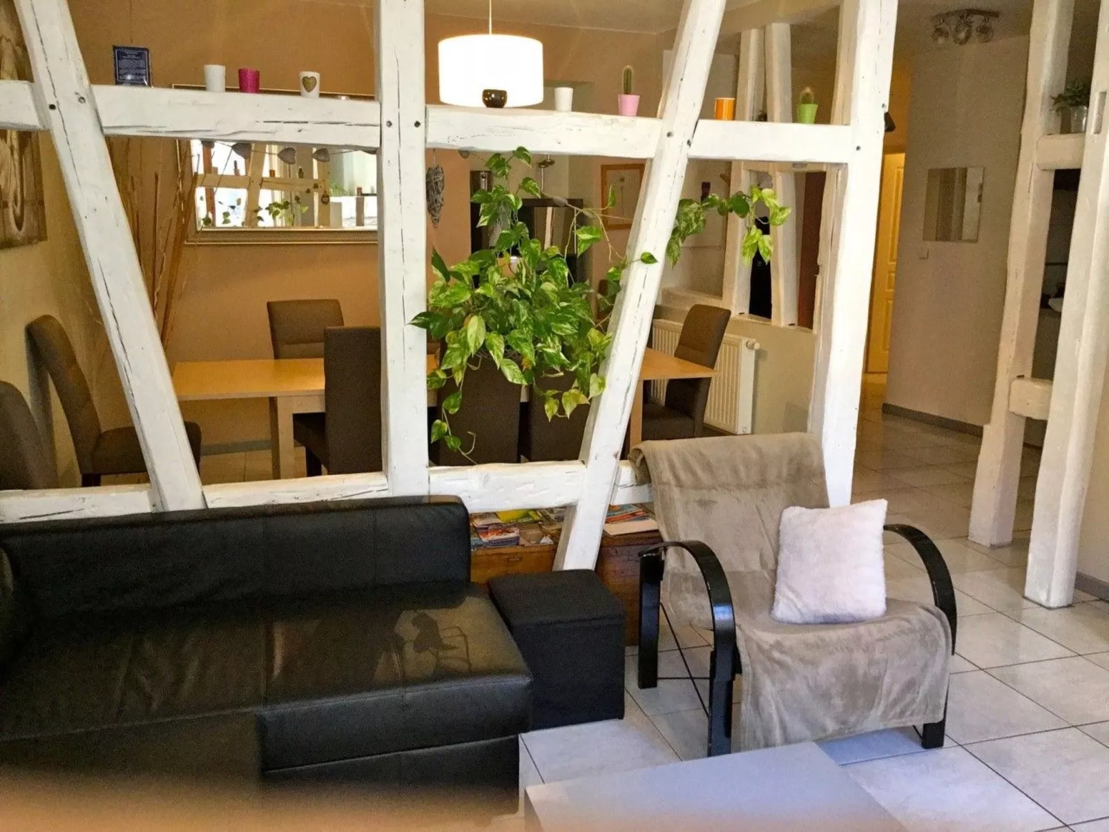 Mit zwei Garagenstellplätzen-Binnen