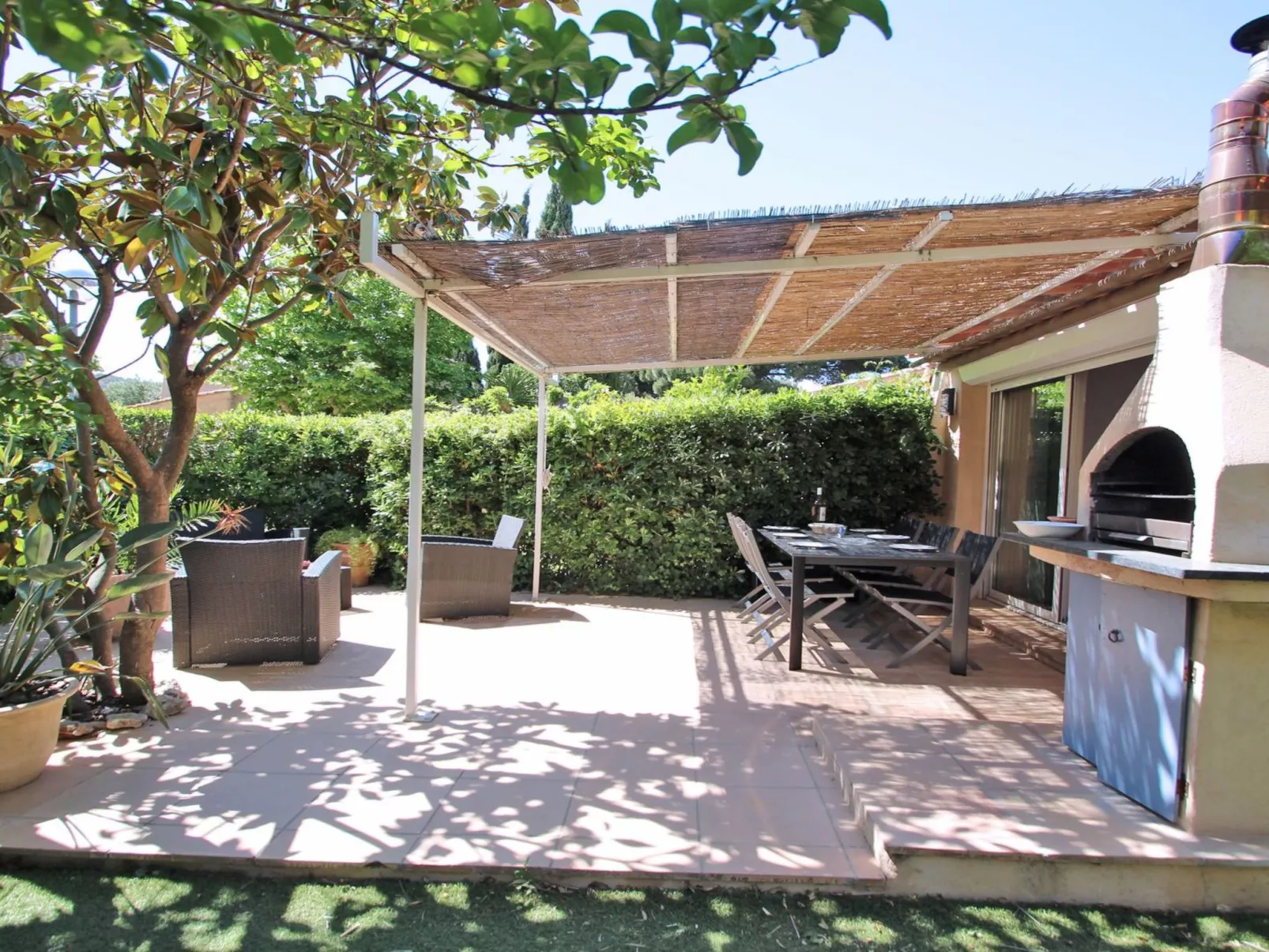 Haus T4 6 pers- Klimaanlage - wifi - Garten --Buiten