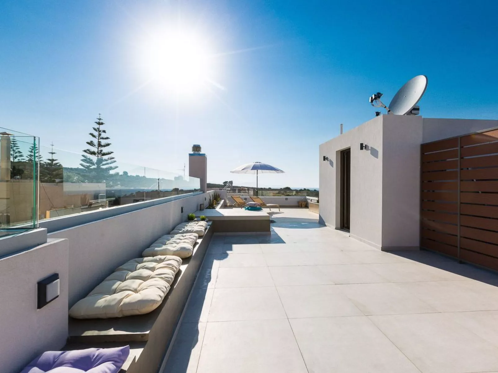 Villa Amelia I Kostenloser 8-Sitzer Mini-Van und Pool-Buiten