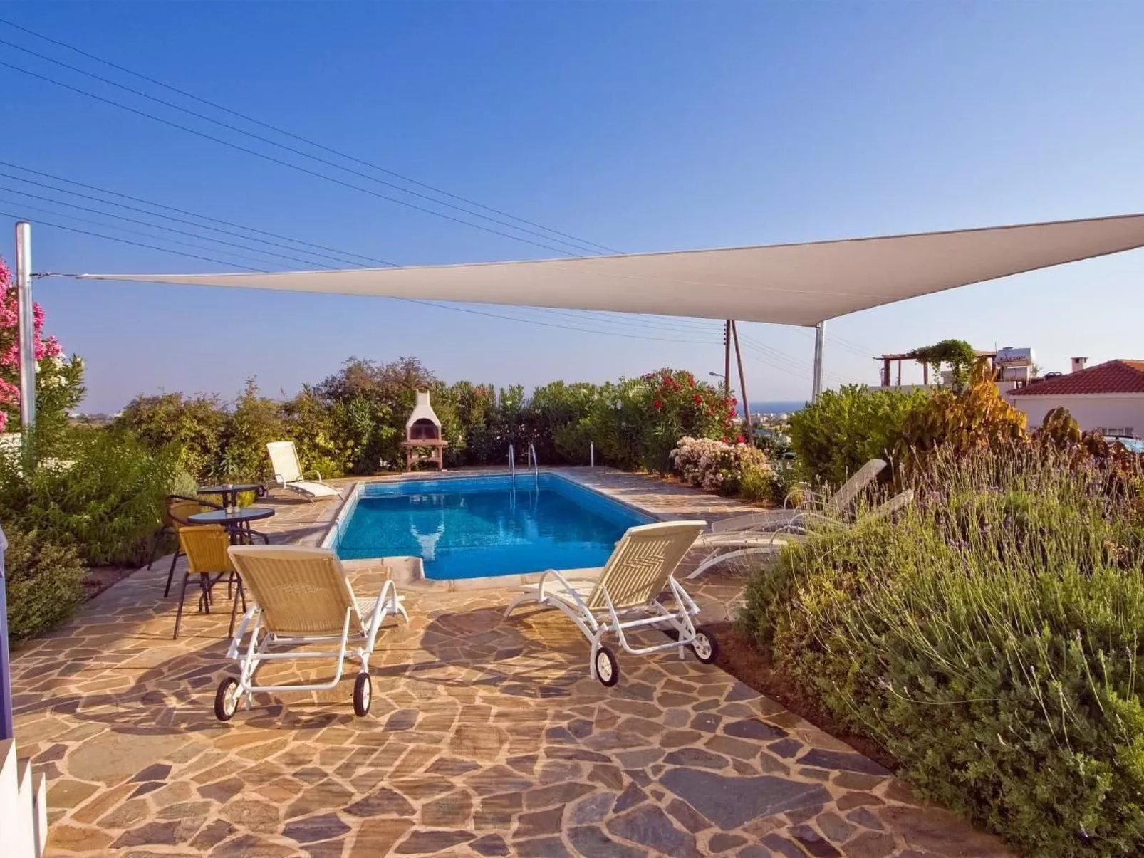 Mit Garten, Grill und Terrasse-Buiten