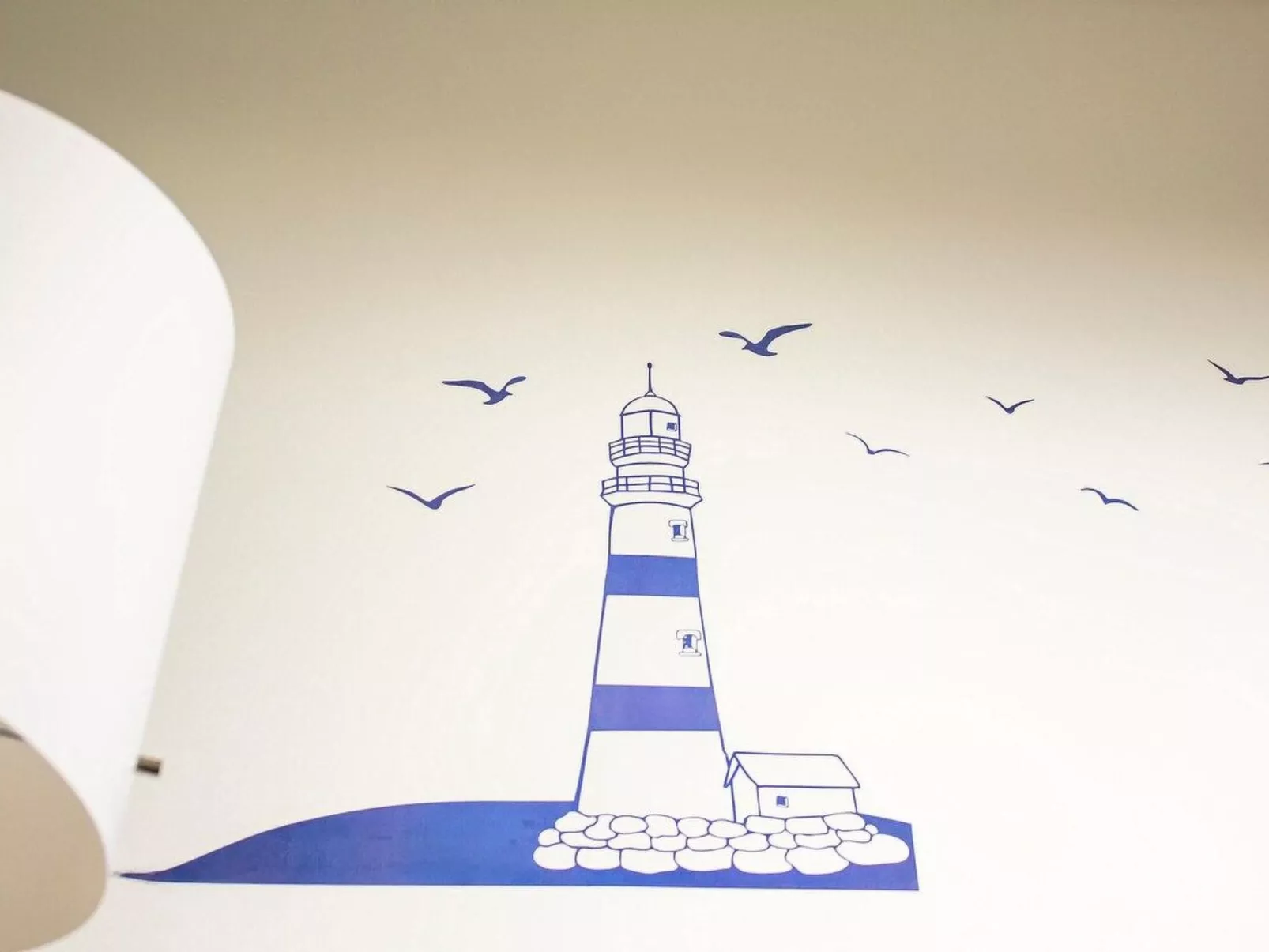 Haus der Scheinwerfer mit freier Garage-Image-tags.info