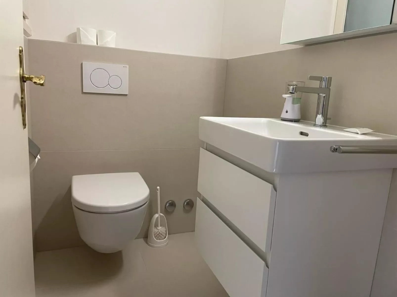 Navengana 4 mit Pool-Binnen