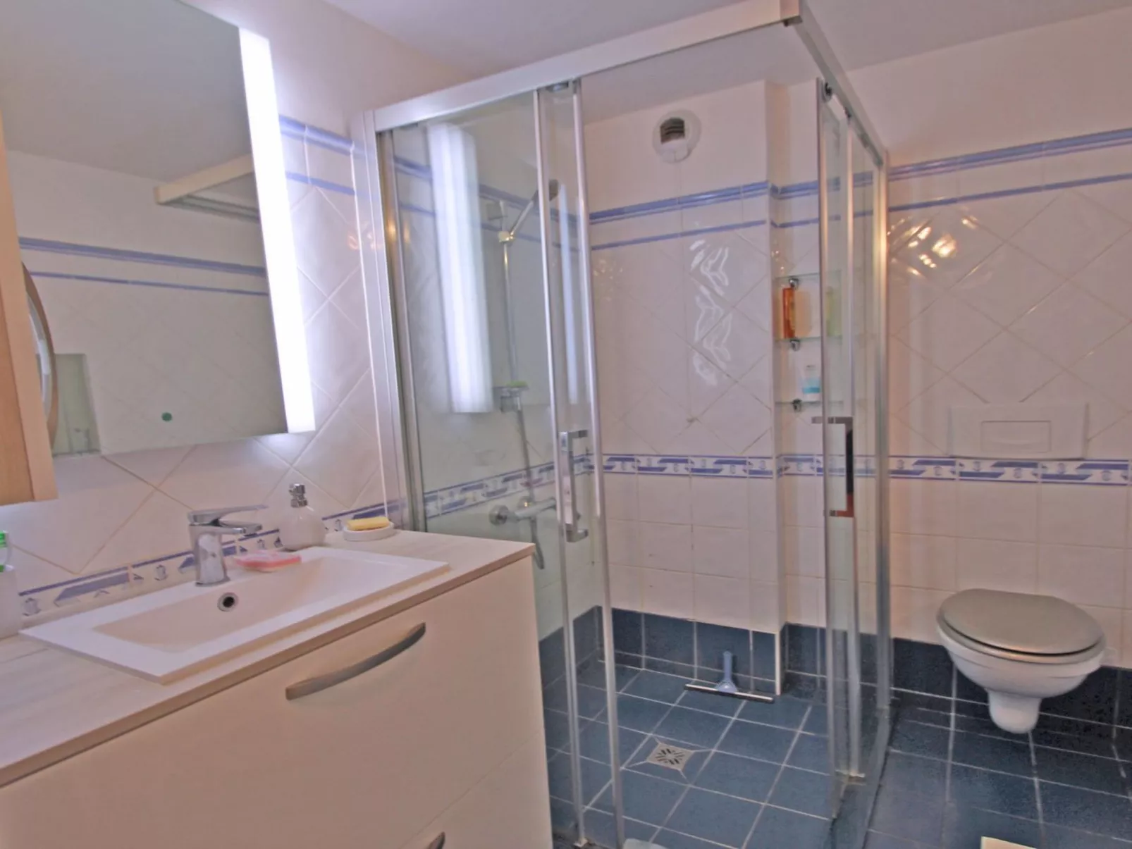 Appt T3 - 4 pers - Climatisation - Piscine - Binnen