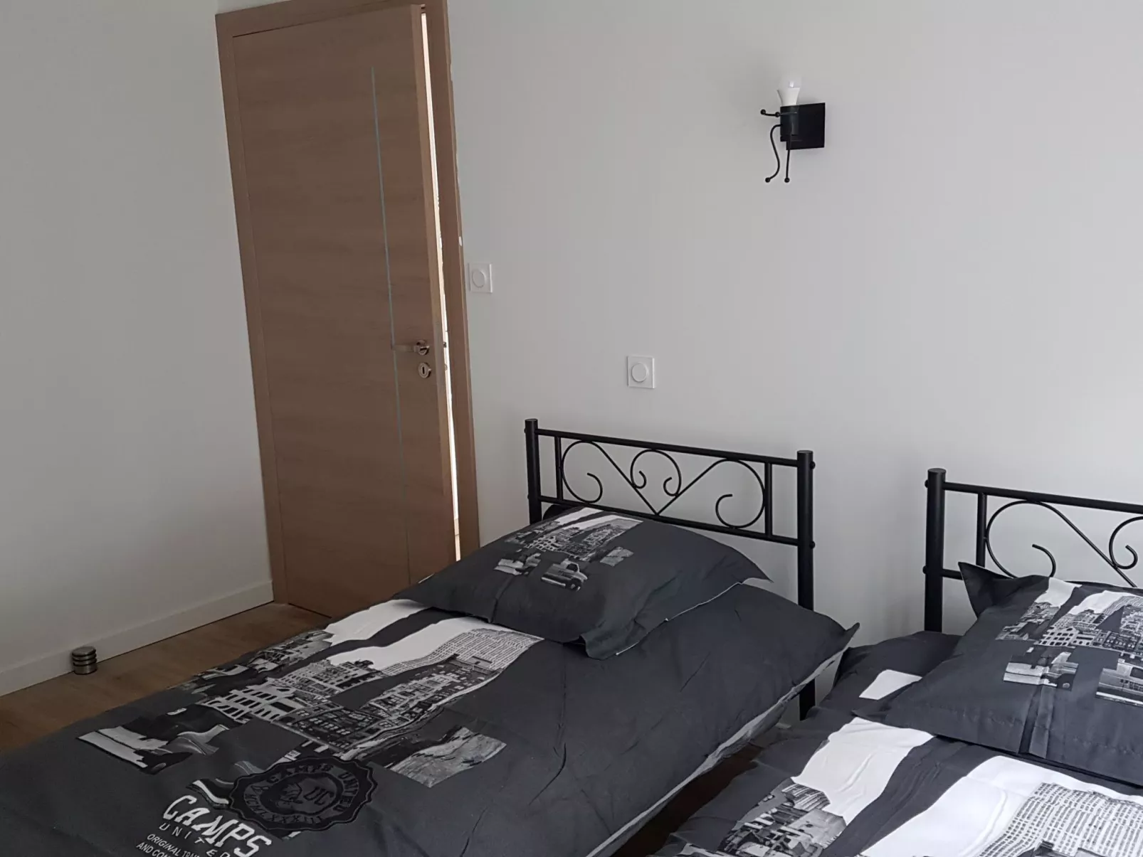 Neues Haus in Meeresnähe mit beheiztem Pool-Binnen