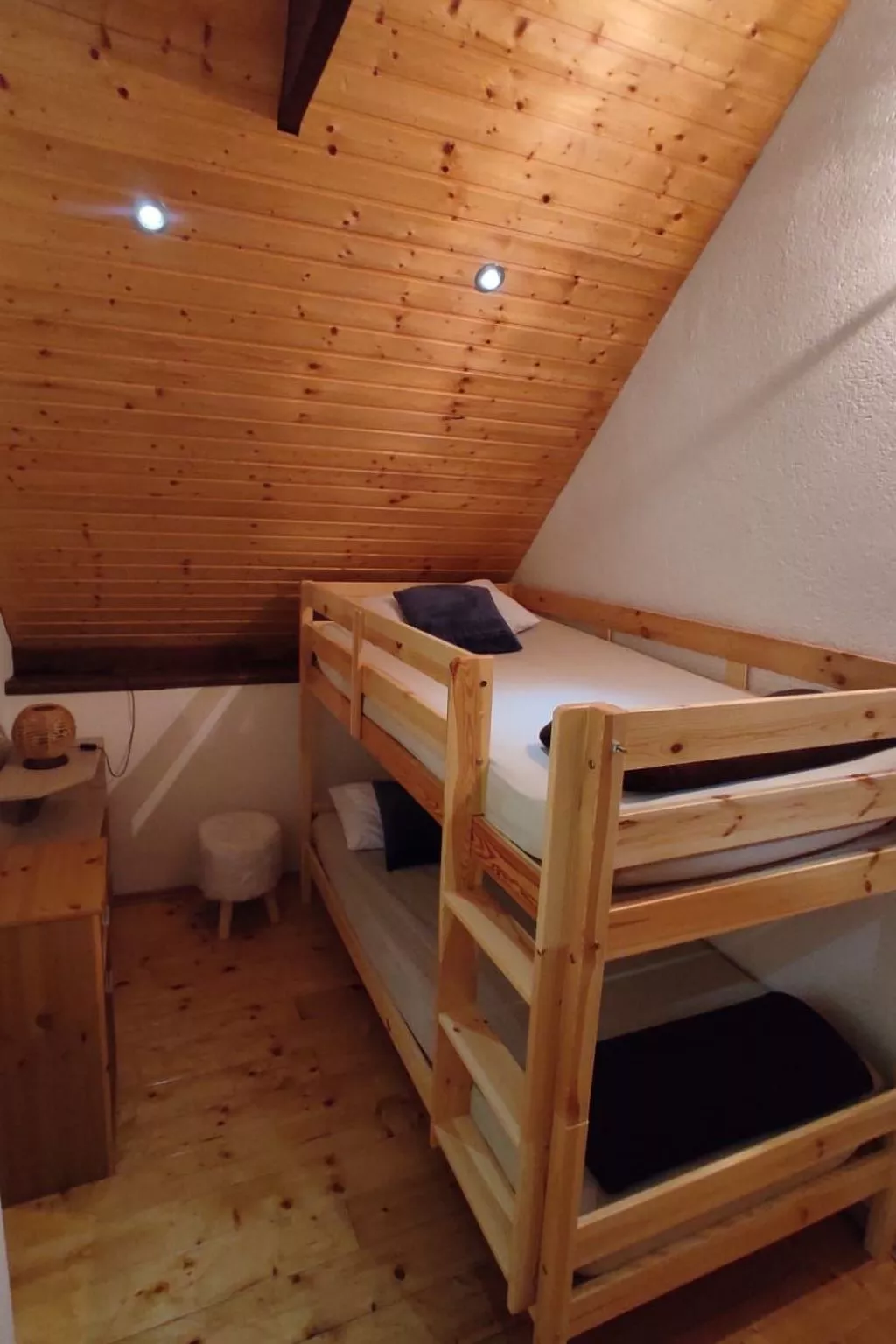 Idyllic holiday home-Image-tags.info