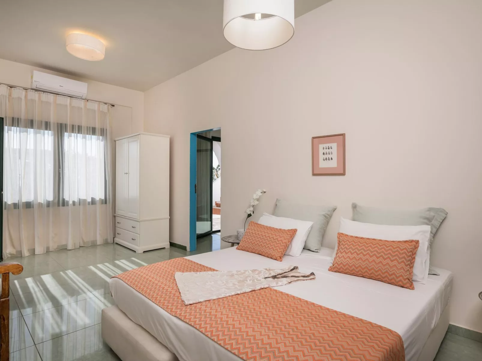 Luxuriöse Villa in Strandnähe mit Blick auf den privaten Pool-Image-tags.info