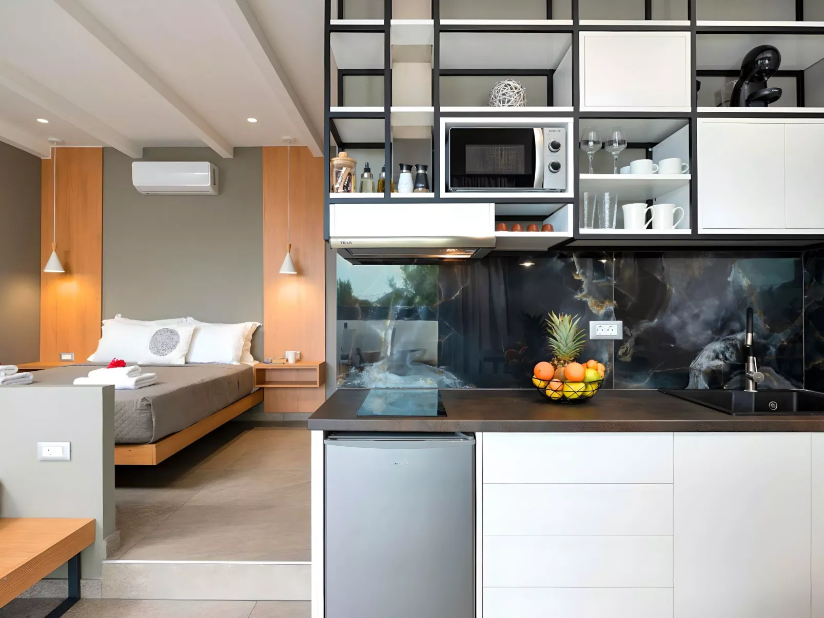 Canes Suites Privater Pool-Binnen