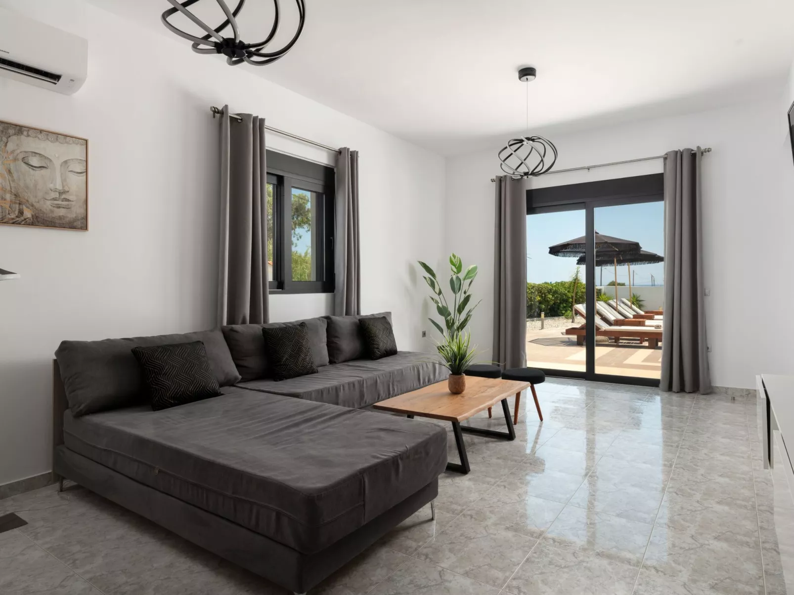 Elysianische Villa in der Nähe des Dorfes Afantou-Binnen