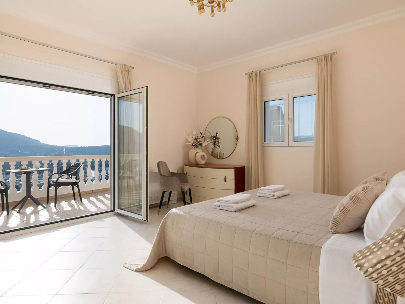 Villa Kamos in Archangelos-Binnen