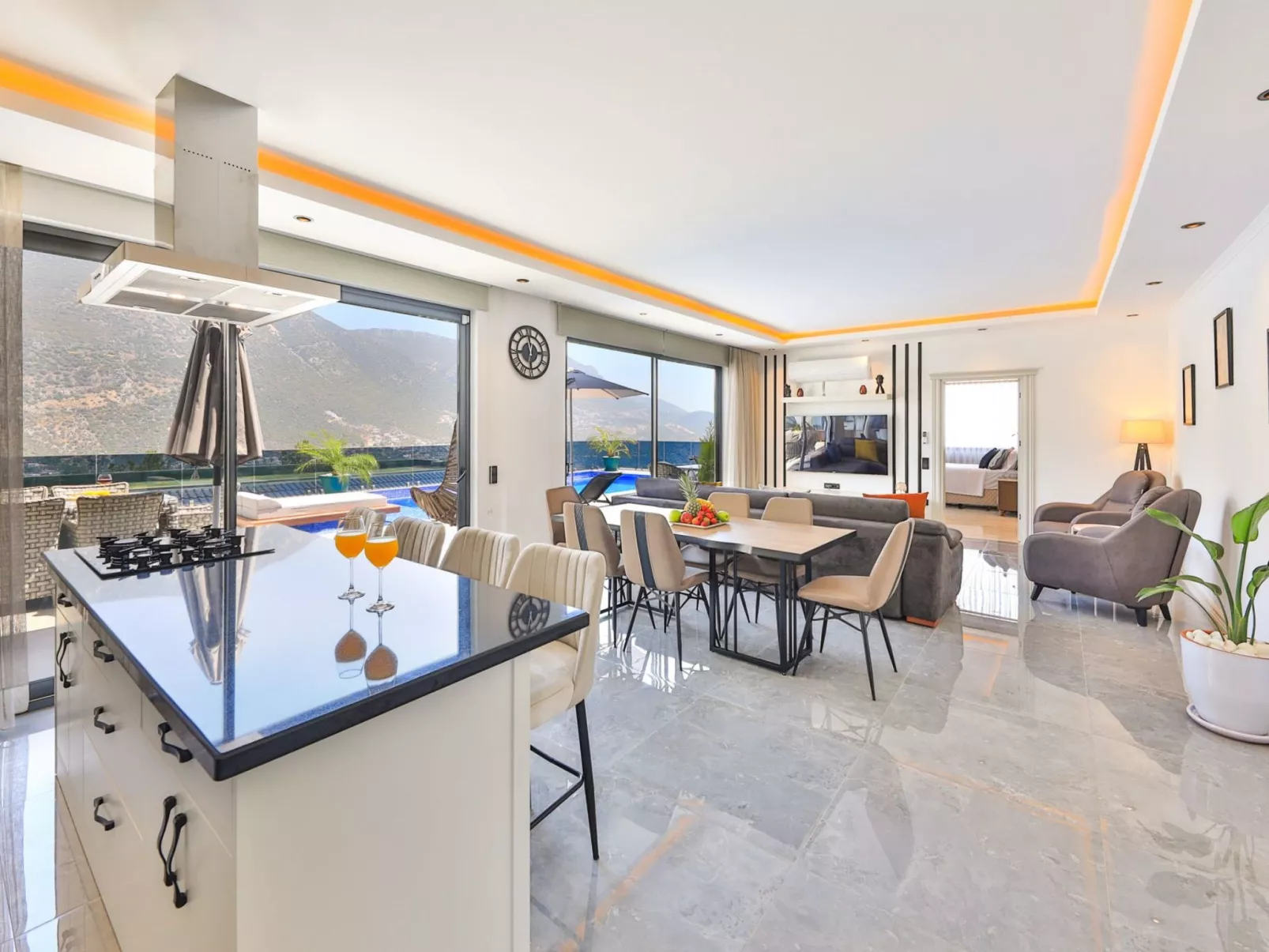 In Kalkan mit Privatem Pool-Binnen