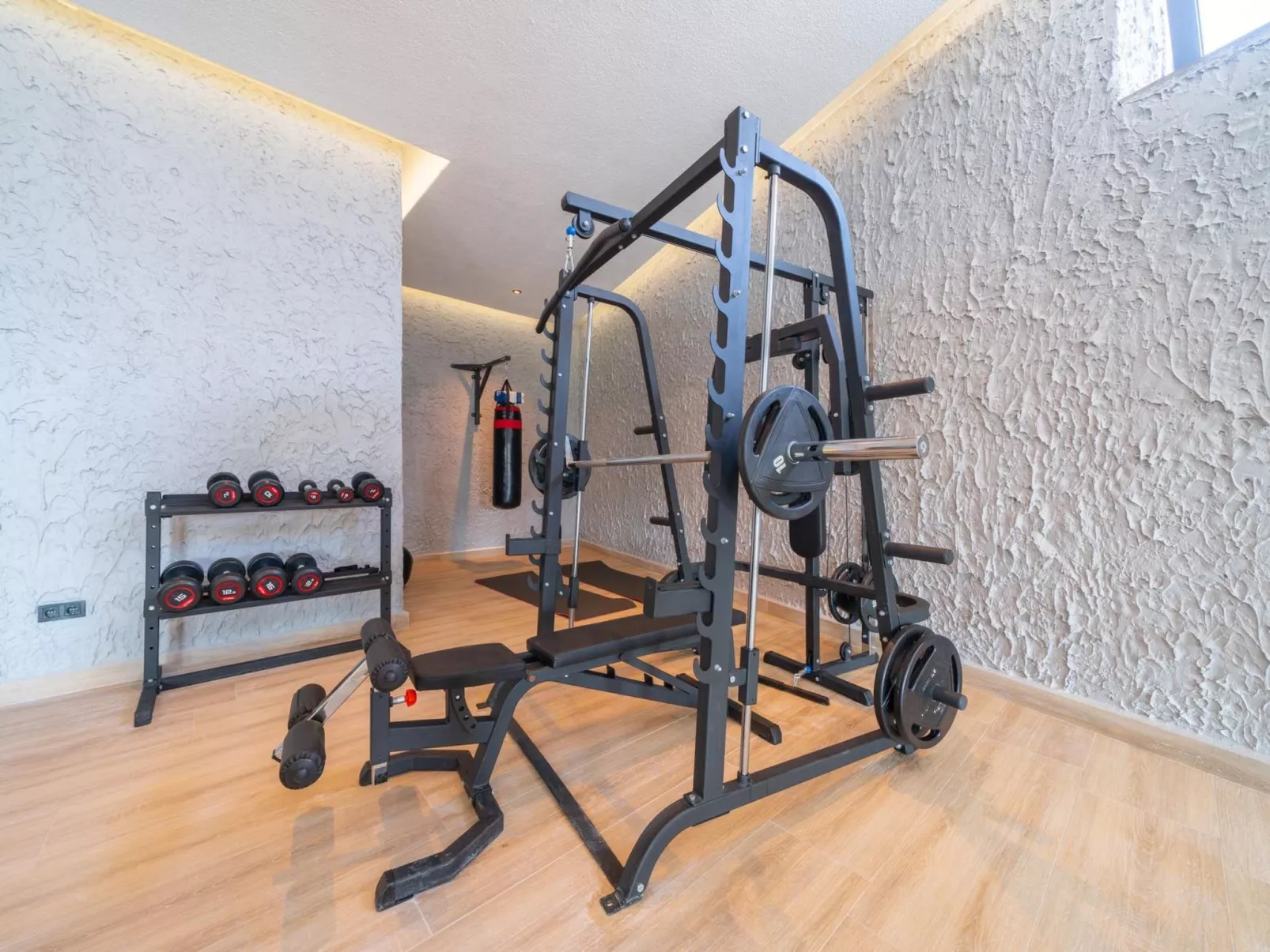 Designvilla mit Pool und spektakulärer Aussicht-Binnen