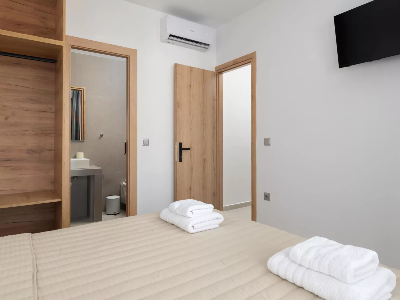 "Davlakos Villa Eve"-Image-tags.info