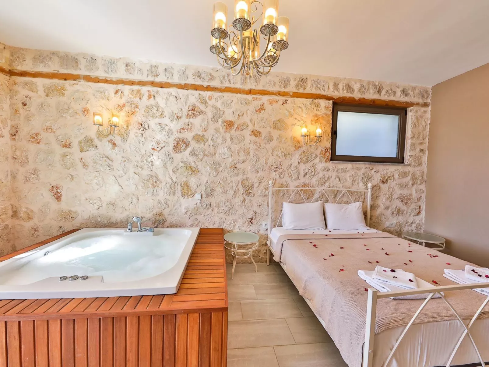 Natursteinhaus mit Pool in Kalkan Islamlar-Binnen