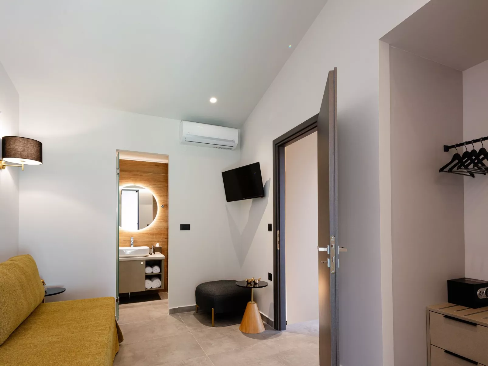 VillAgioi III - Pool Villa und 450m zum Sandstrand-Binnen