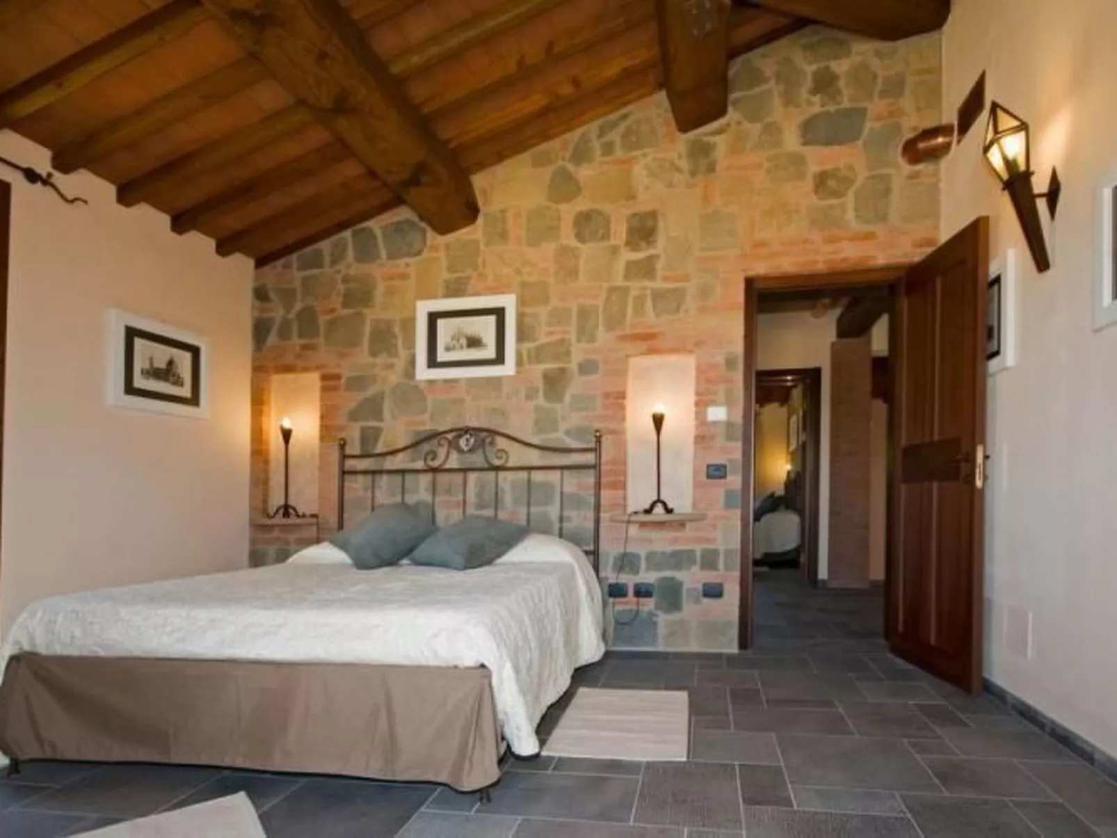 Villa Lestra Montelopio-Binnen