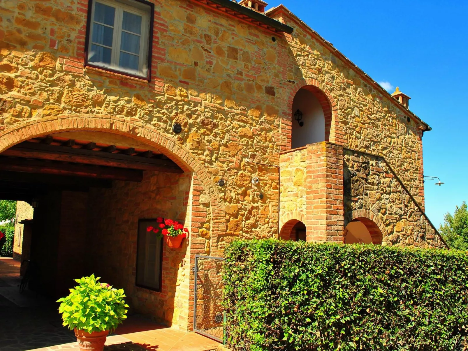 "Collelungo" mit Pool-Image-tags.info