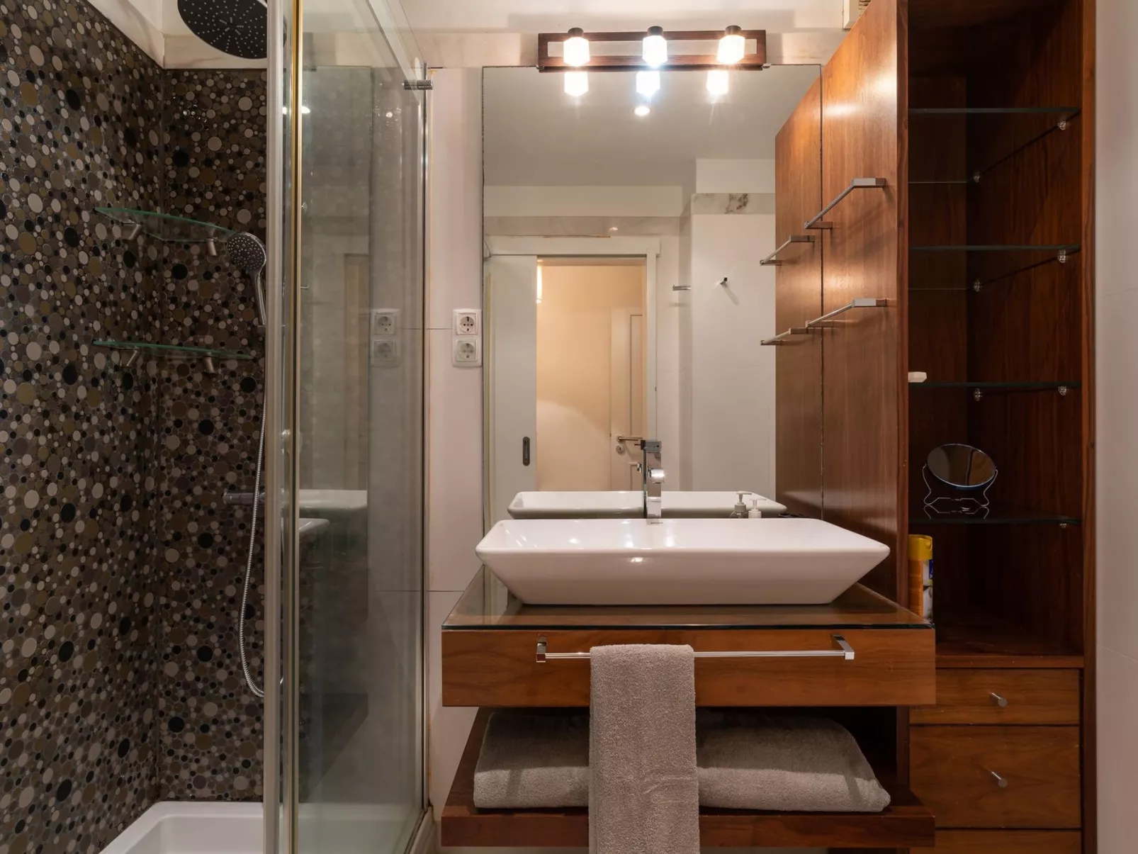 Luxuriöses Appartement mit hervorragender Lage und hervorragender Qualität.-Binnen