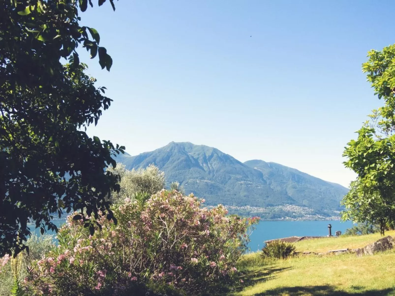 Casa Nespole, Familiennest mit Seesicht-Buiten