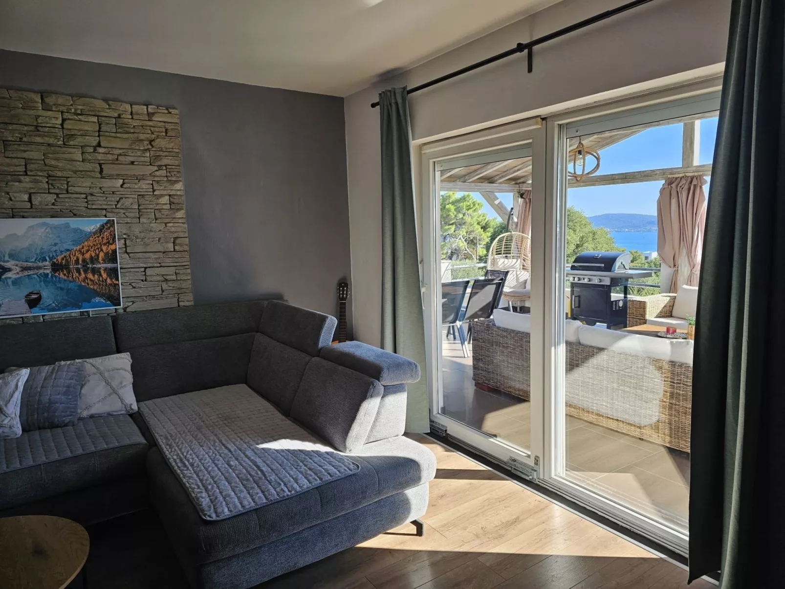 Mit Blick auf das Wasser-Binnen