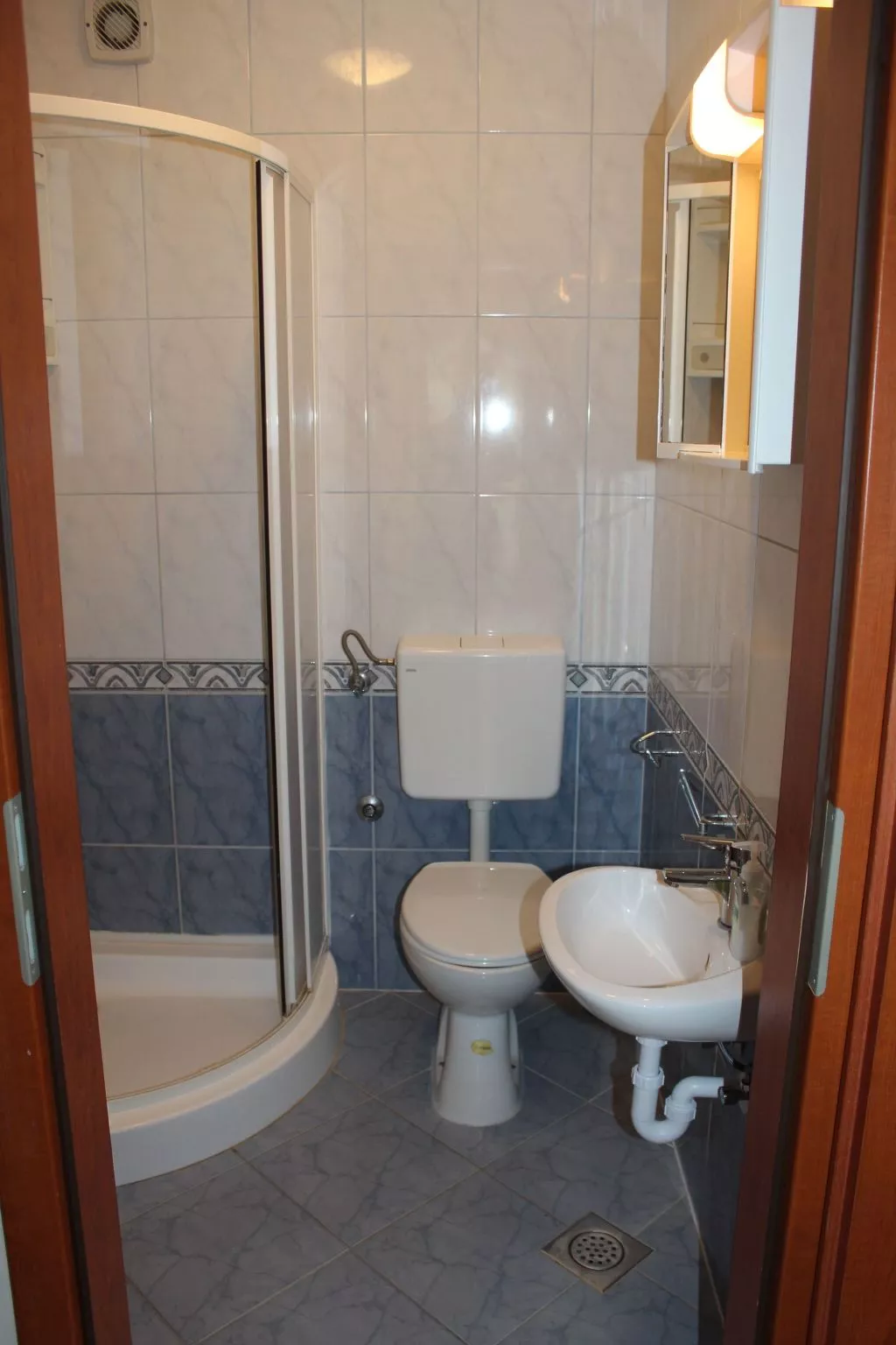 "Bribirska Obala" direkt am Strand-Binnen