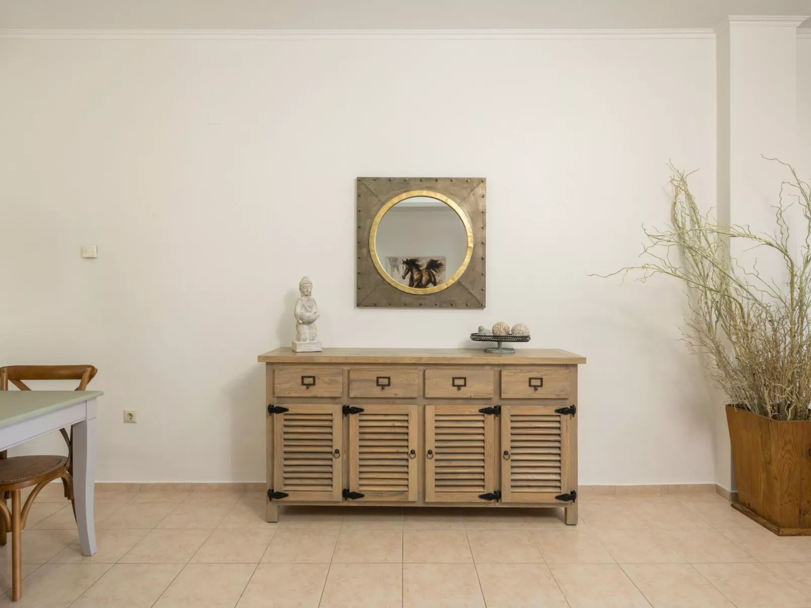 Villa mit Seeblick und Pool in der Nähe von Restaurants-Binnen