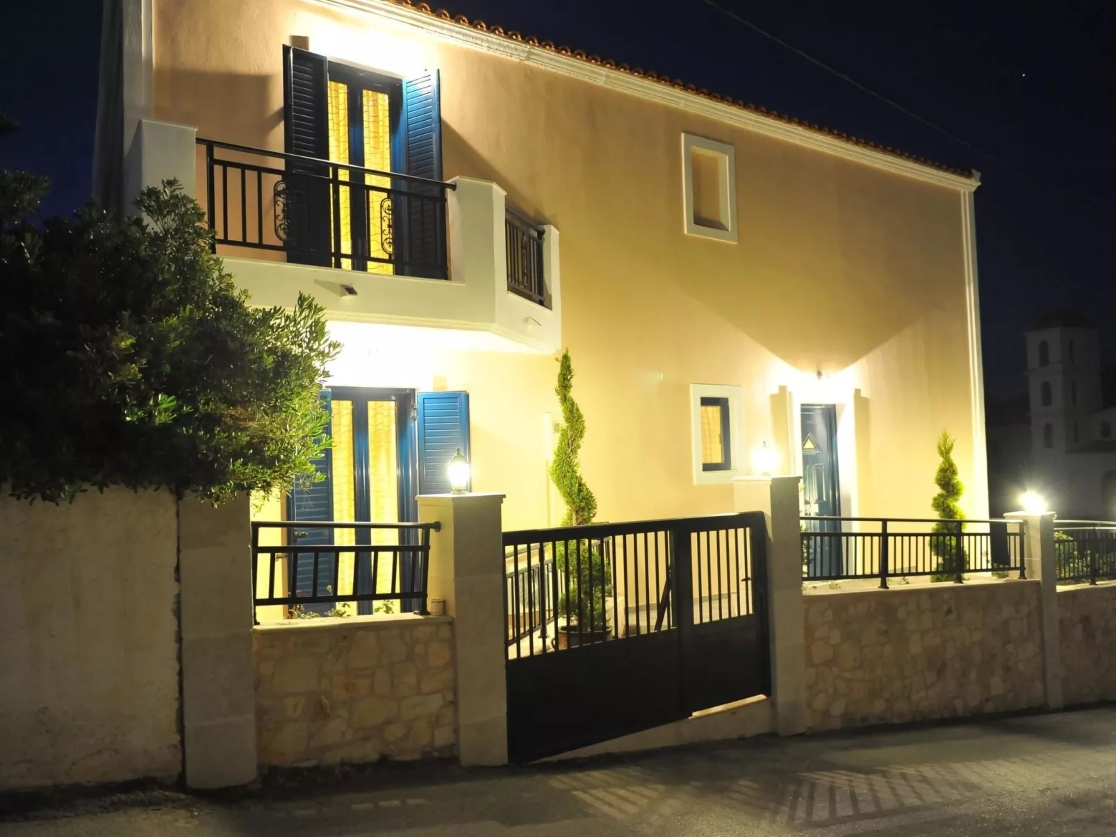 In Panormos mit kleinem Garten,Pool-Image-tags.info