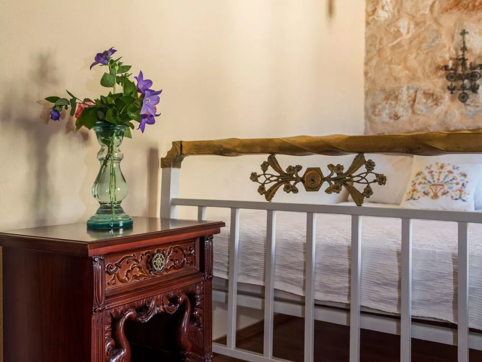 Villa aus Stein "Galatia"-Image-tags.info