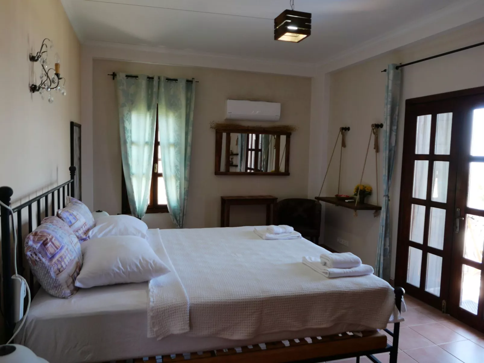 Rustikales Natursteinhaus an der Bucht von Kalkan-Binnen