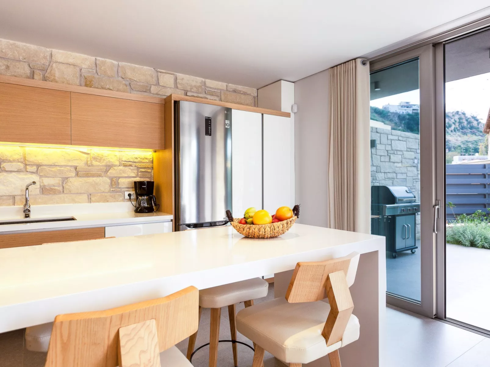 Villa mit beheiztem Pool in der Nähe von Strand und Geschäften-Image-tags.info