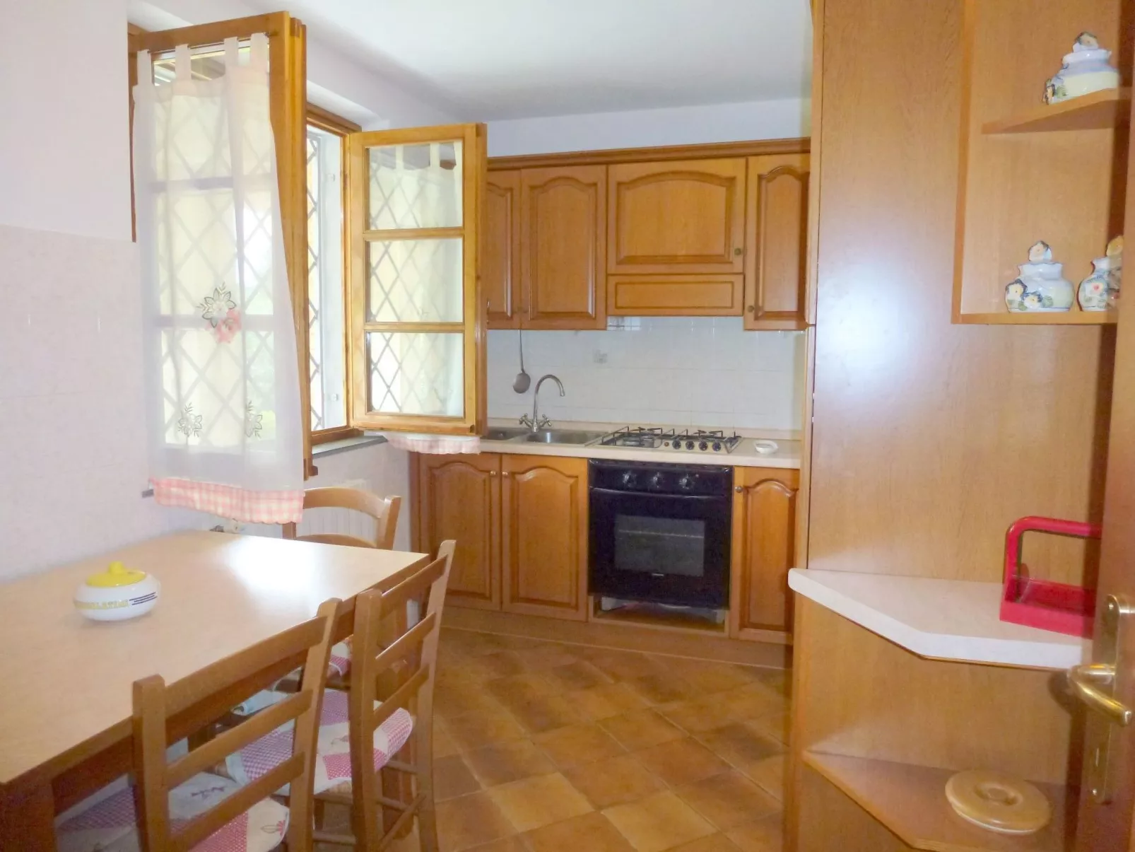 Tolles Ferienhaus in Camaiore mit Privatem Pool-Binnen