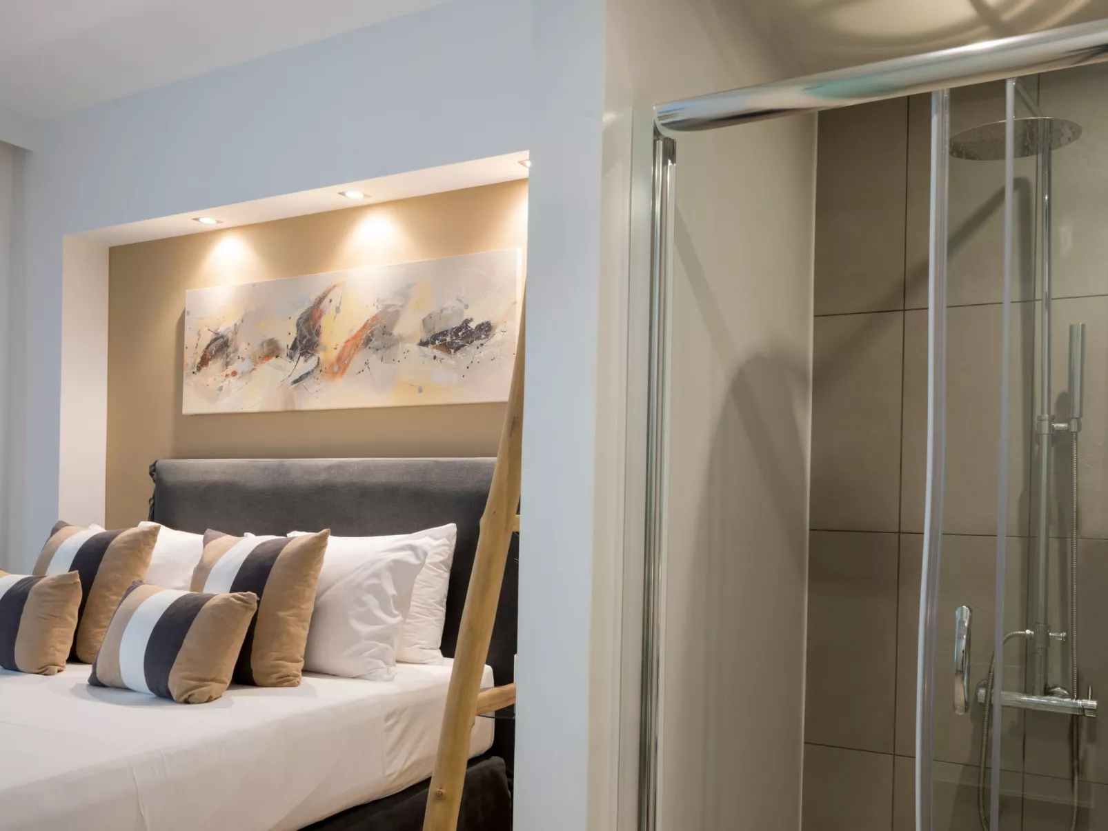 Gut ausgestattete Villa mit Pool und privatem Garten-Binnen