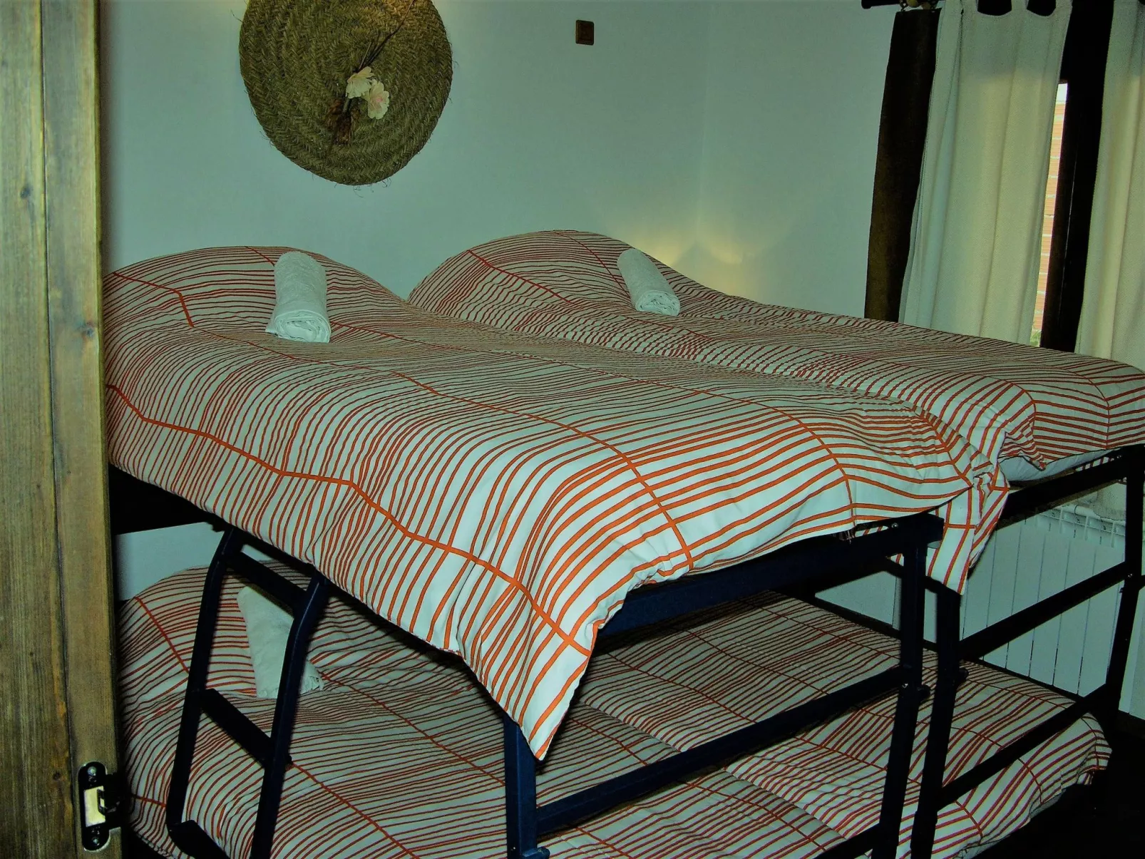 Wohnung Ebrón, Blick auf das Tal. - Binnen