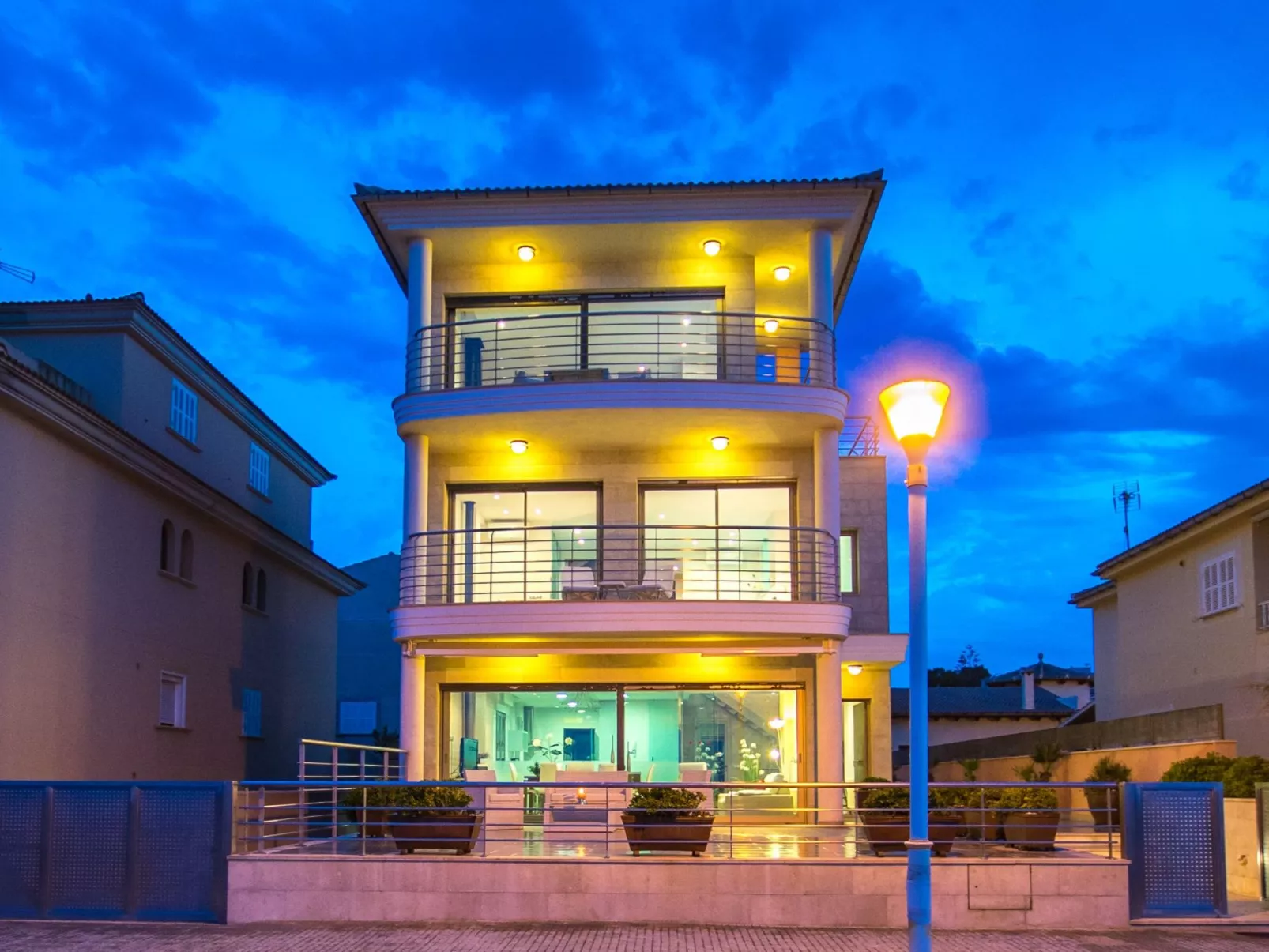 Freistehendes Haus direkt am Meer gelegen-Image-tags.info