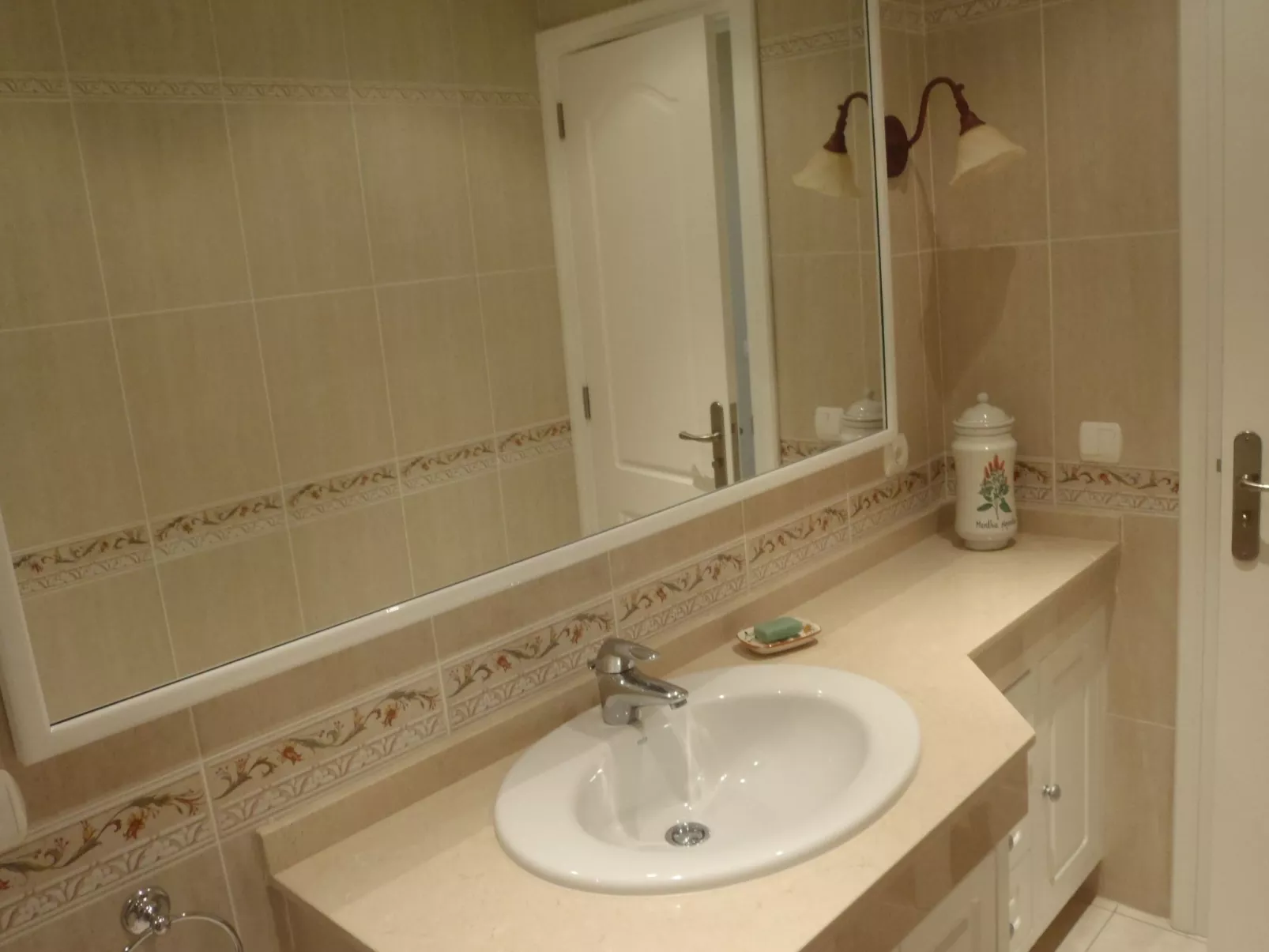 Luxuriöse Ferienwohnung mit Sonnenterrasse-Binnen