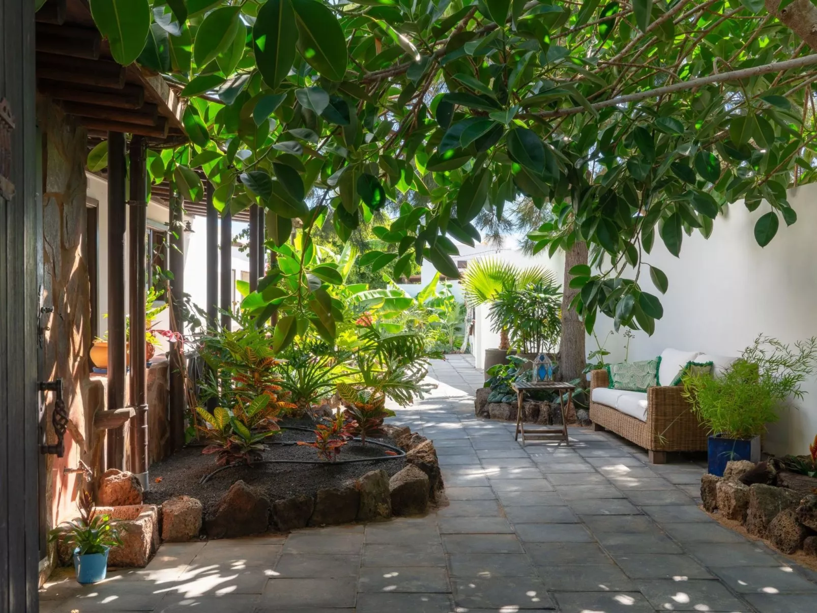 Secret Garden Villa - ländlicher Boutique-Rückzugsort, private tropische Gärten-Buiten