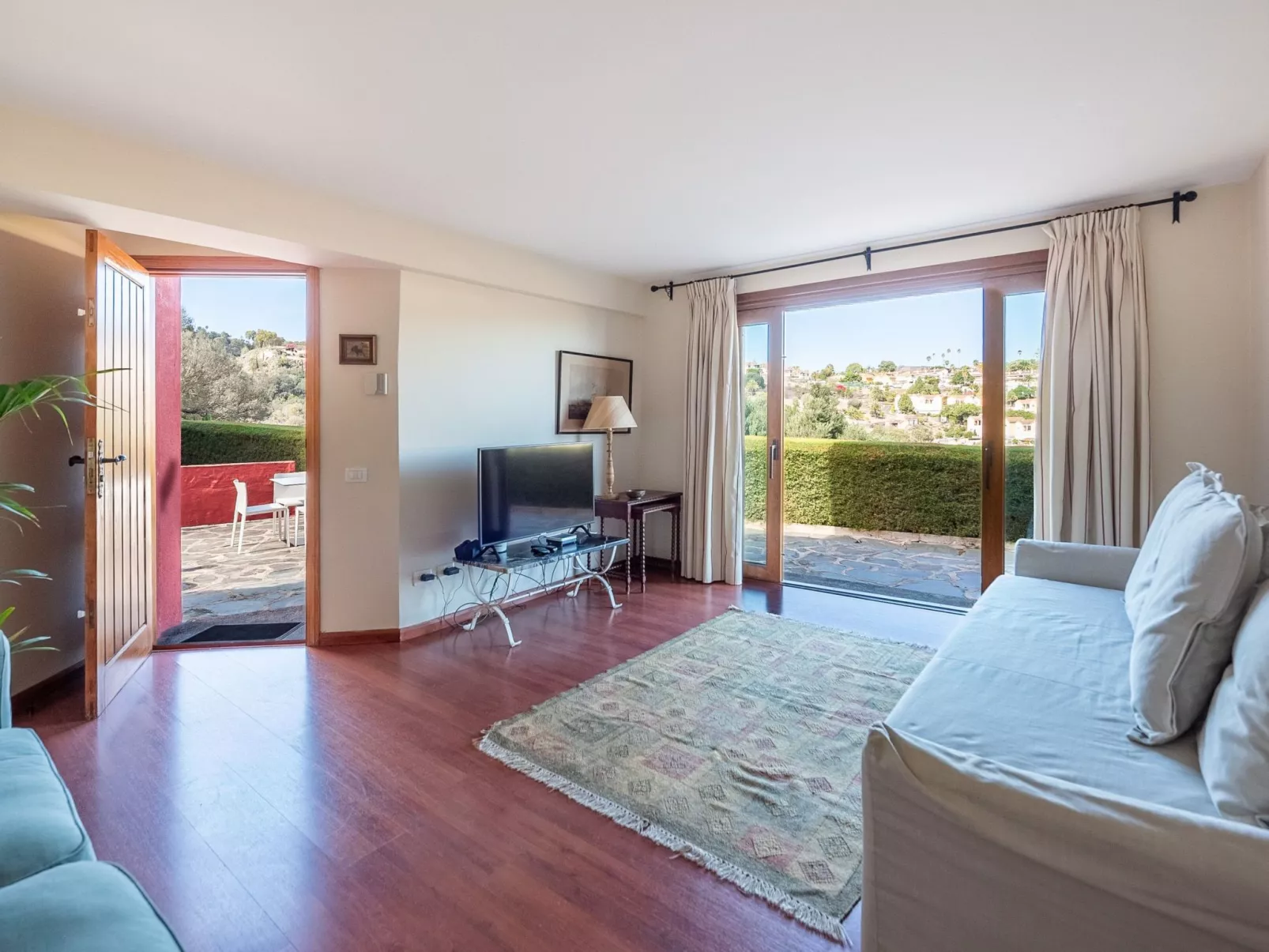 Wunderschöne Villa in einer einzigartigen natürlichen Umgebung-Binnen