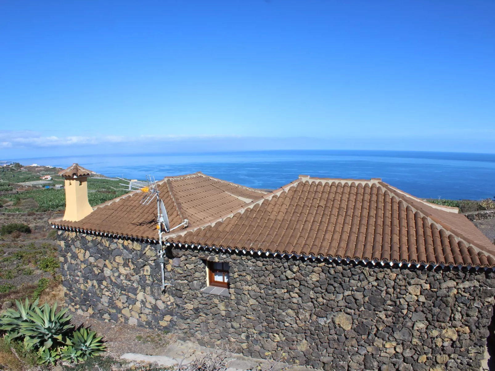 In Monte Breñas mit Grill, Terrasse und Garten-Buiten